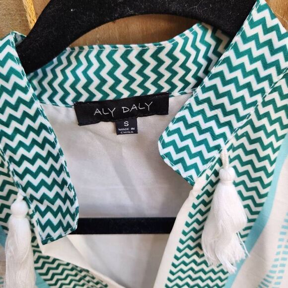 Aly Daly Ruffle Tunic Blouse White Teal Fringe Tassles Women's Small - Picture 3 of 6